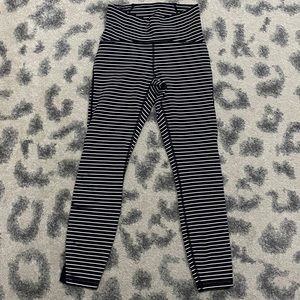 Lululemon Train Times 7/8 Pant 25" Blk/Wh Stripe